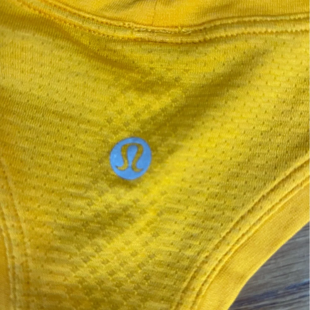 Lululemon Swiftly Tech Racerback 2.0‎ *Race Clementine / Clementine